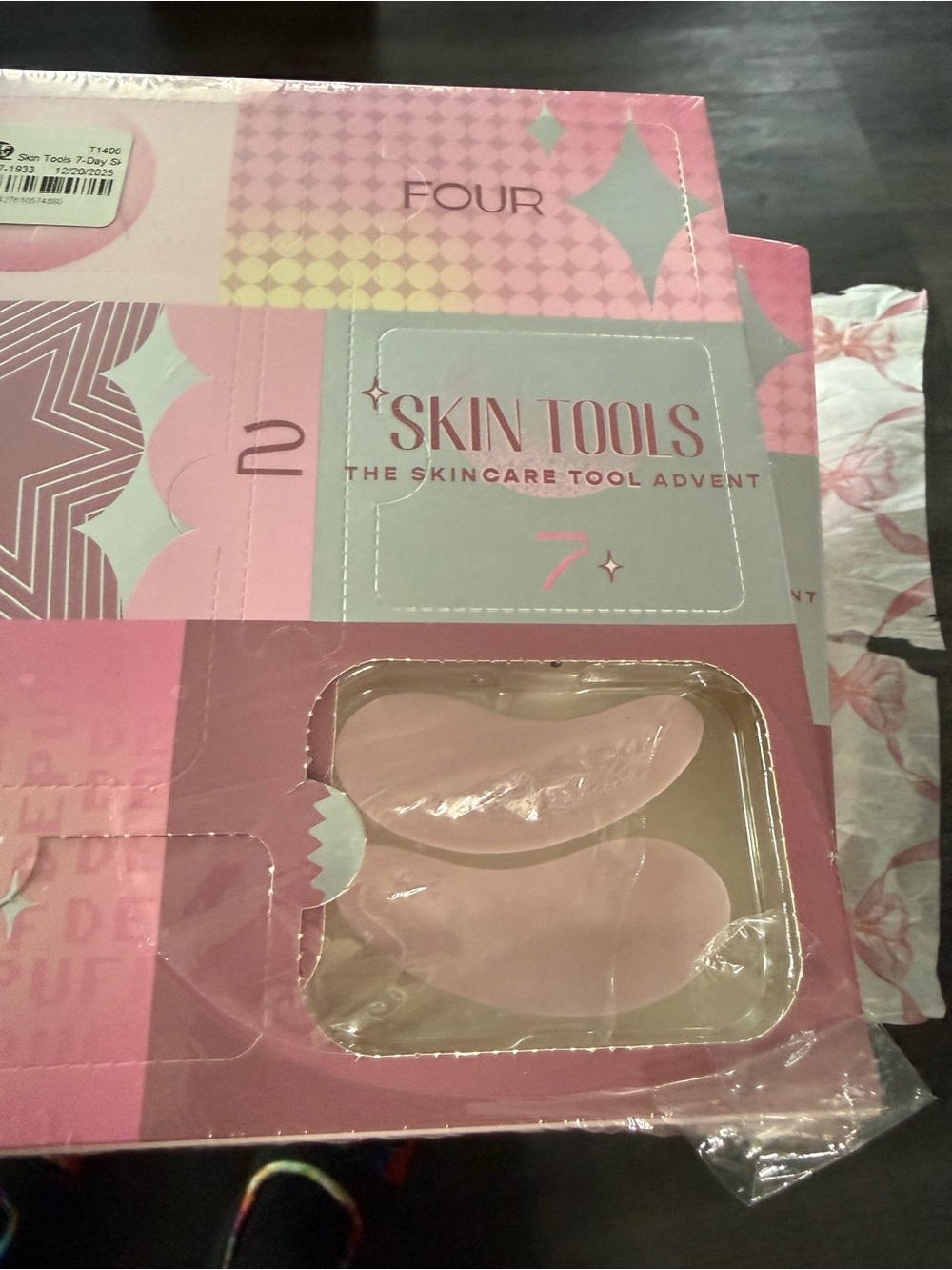 Skincare Tool Advent Calendar - Pink - Picture 4 of 4